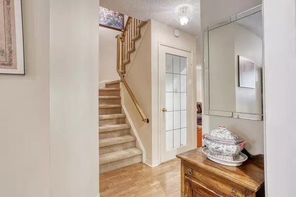 Whitby, ON L1N 9B1,1610 Crawforth ST #3