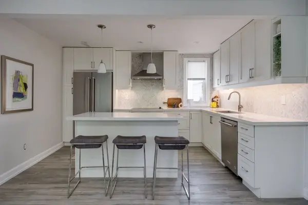 Toronto E04, ON M1L 3G4,397 Pharmacy AVE