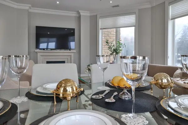 King, ON L7B 0B3,80 Burns BLVD #204