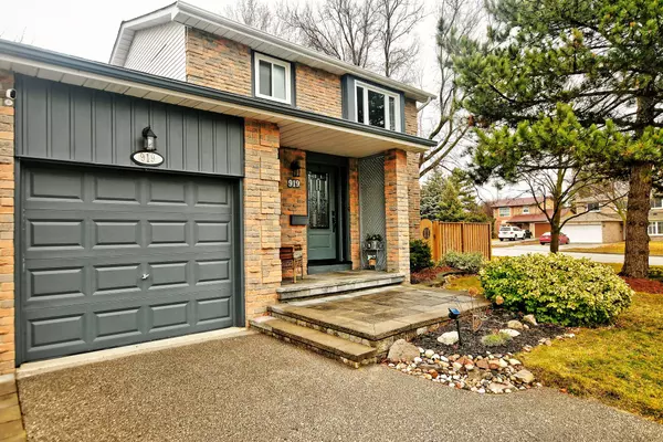 Newmarket, ON L3Y 2E4,919 Arnold CRES