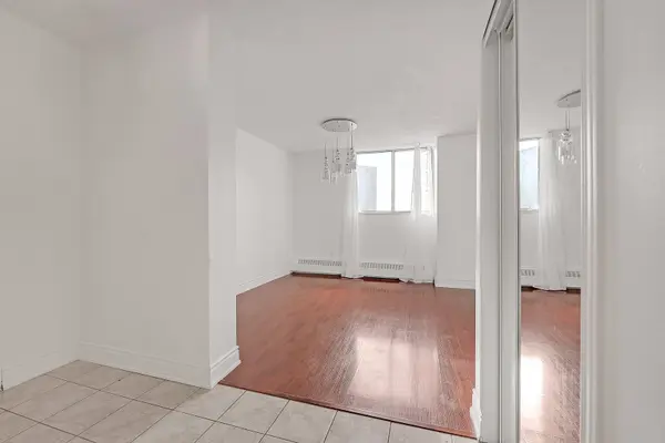 Toronto W09, ON M9R 1S8,320 Dixon RD #513