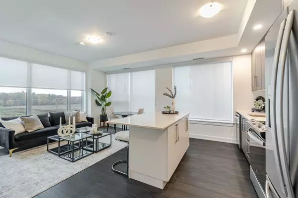 Oakville, ON L6H 7C2,3200 William Coltson AVE #423