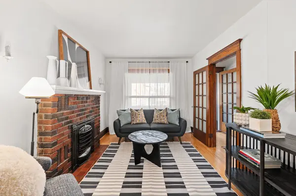 Toronto W02, ON M6P 1H3,55 Abbott AVE