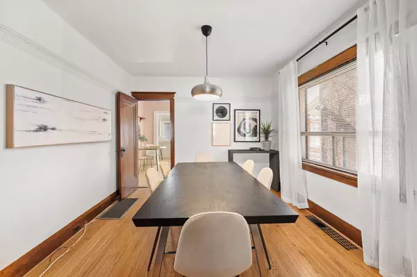 Toronto W02, ON M6P 1H3,55 Abbott AVE