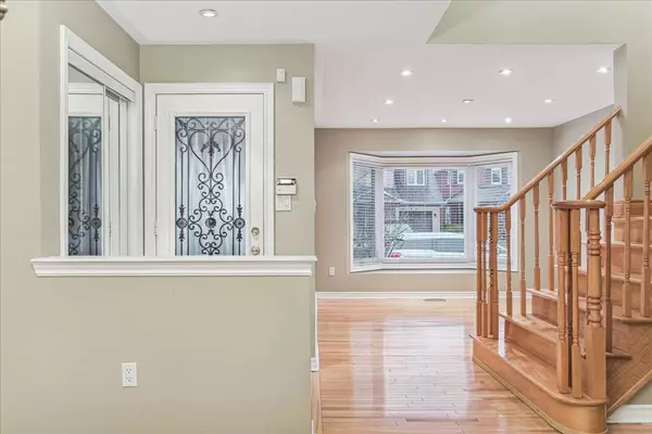 Brampton, ON L7A 1P8,56 Thorpe CRES