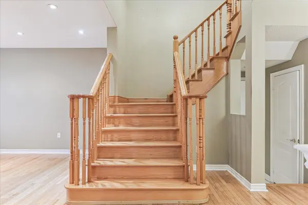 Brampton, ON L7A 1P8,56 Thorpe CRES