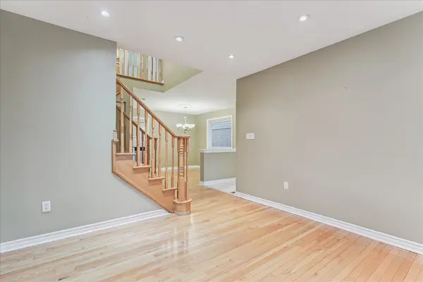 Brampton, ON L7A 1P8,56 Thorpe CRES