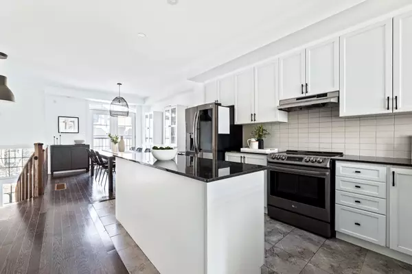 Mississauga, ON L5G 1H9,599 Mermaid CRES