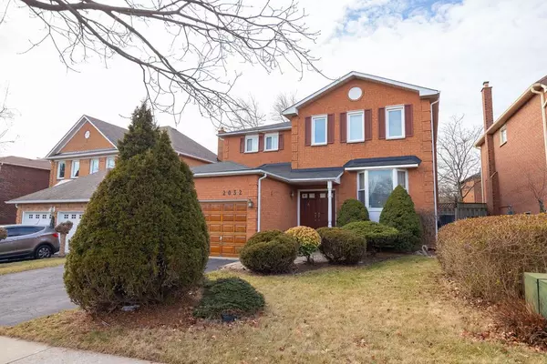 Oakville, ON L6H 4X5,2032 Grand BLVD