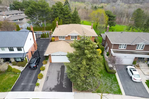 Mississauga, ON L4X 1V9,3595 Ponytrail DR