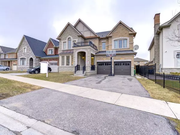 Brampton, ON L6P 3T7,3 Decorso DR