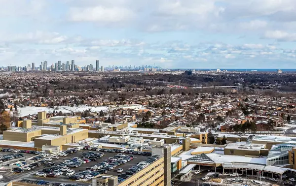 Mississauga, ON L5M 0Y4,2520 Eglinton AVE W #1312