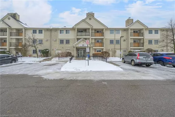 London South, ON N5Z 4X4,727 DEVERON CRES #104