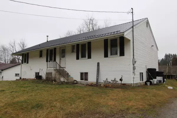 Norfolk, ON N4B 2E6,2492 Pinegrove RD