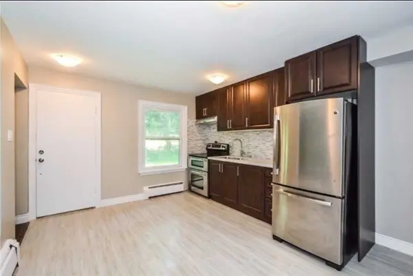 Kitchener, ON N2M 3T4,76 Borden Pkwy #6