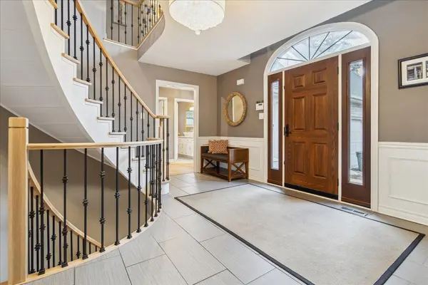 Hamilton, ON L0R 1H2,67 Acredale DR