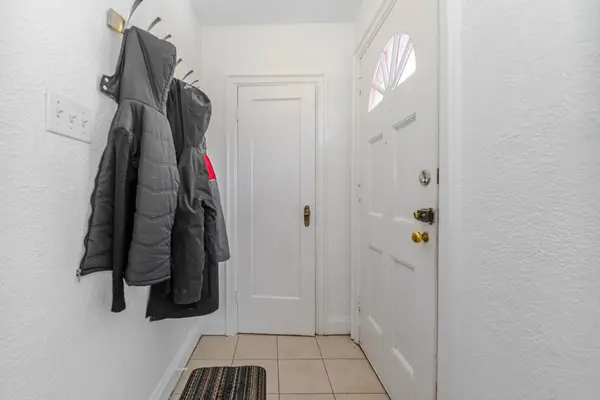 Hamilton, ON L8S 1S8,83 Bond ST S