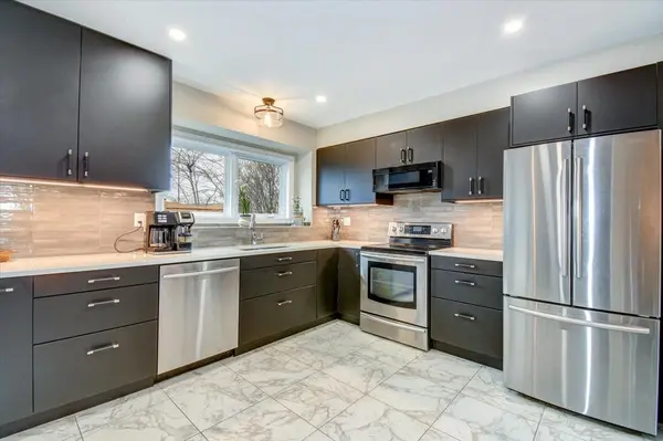 Belleville, ON K8P 4Z3,9 Progress AVE #23