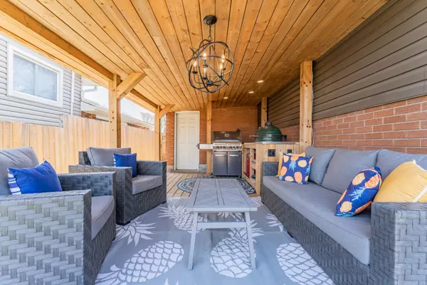 Hamilton, ON L9C 2E1,202 SAN PEDRO DR