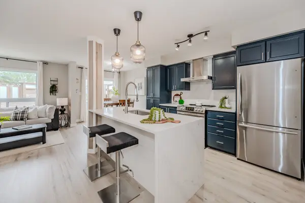 Kitchener, ON N2R 1Y2,20 Seabrook DR