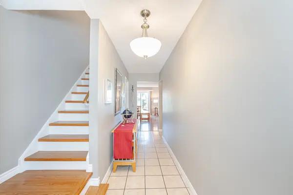 Hamilton, ON L9B 1T4,1455 Garth ST #42