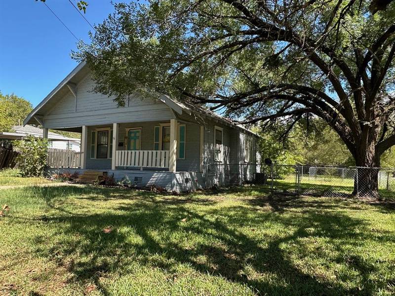 1212 Earl Street, Commerce, TX 75428