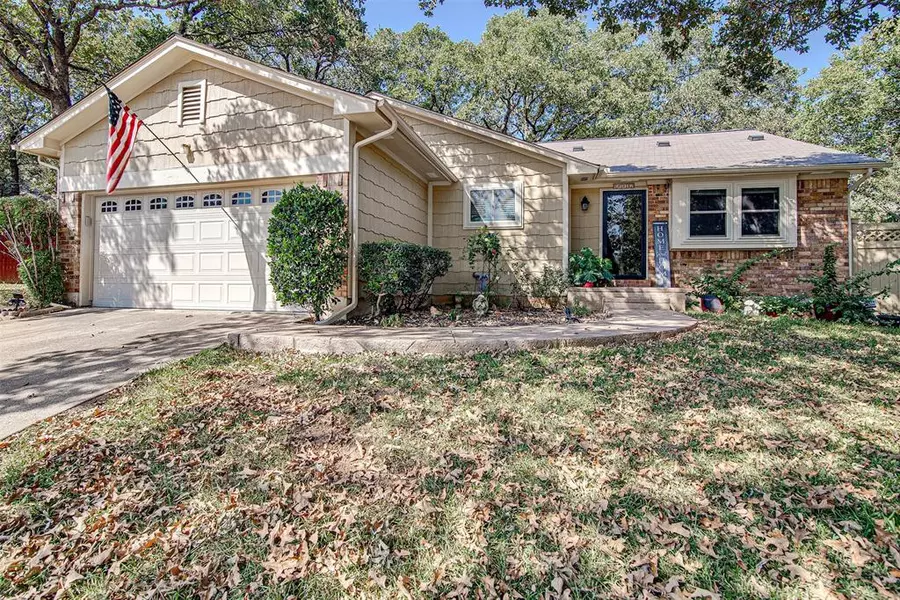 6112 Farmingdale Drive, Arlington, TX 76001