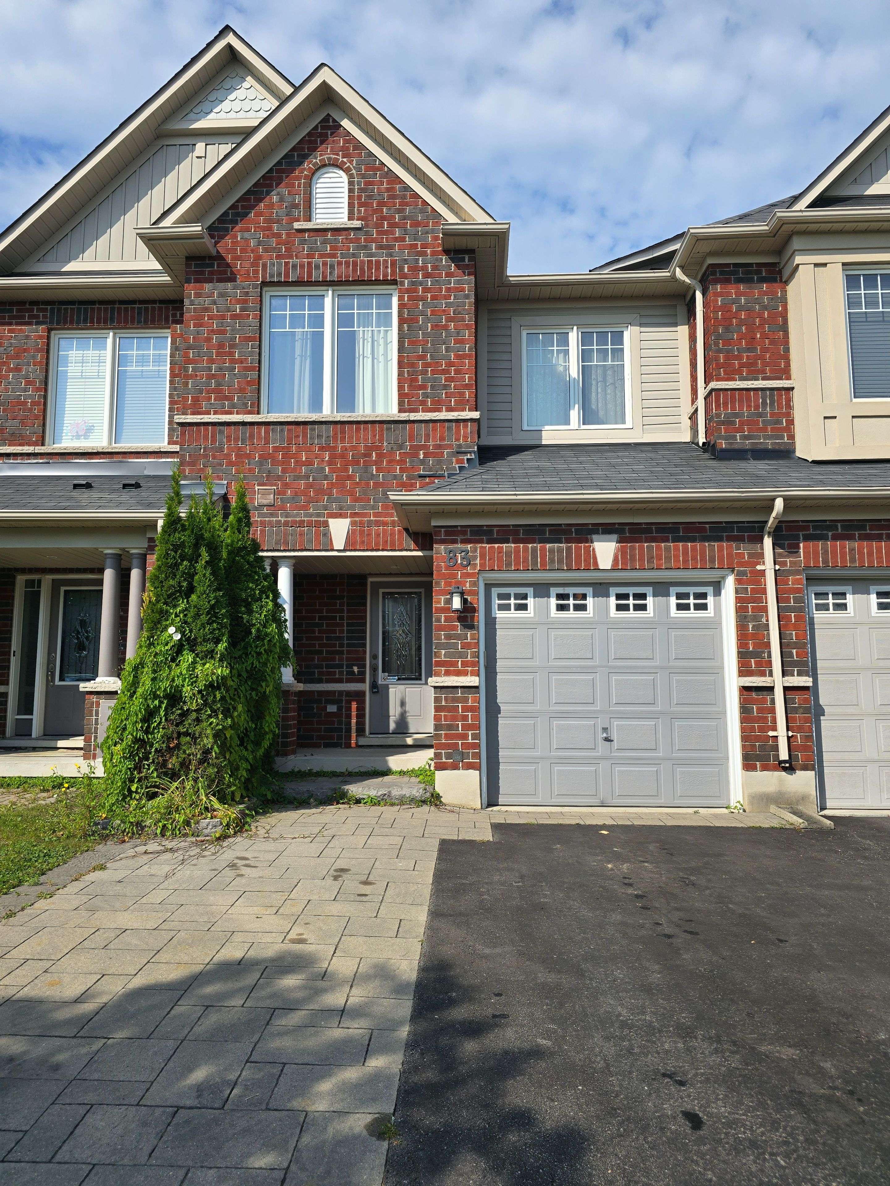 Newmarket, ON L9N 0B9,83 Thatcher CRES