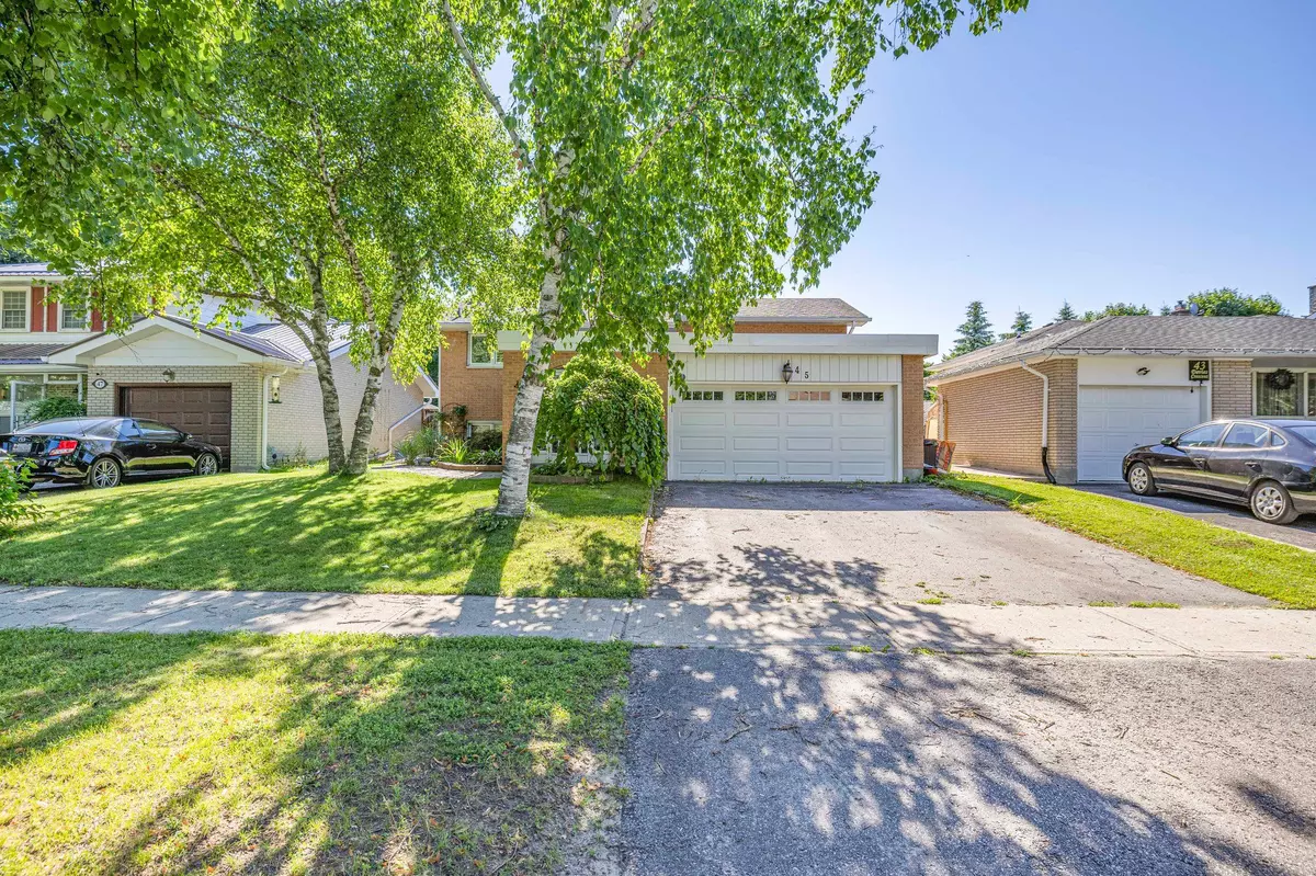 Barrie, ON L4M 2M4,45 Davies CRES