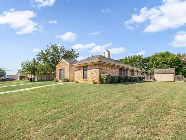 Arlington, TX 76018,5508/5510 Creekridge Drive