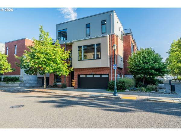 1700 NW RIVERSCAPE ST, Portland, OR 97209