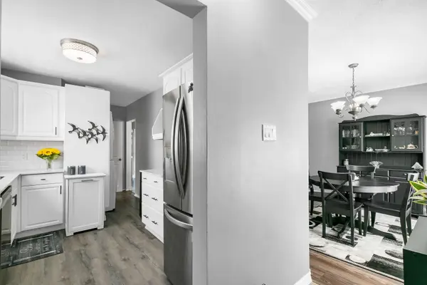 Toronto E04, ON M1L 4L2,62 Huddleston CT