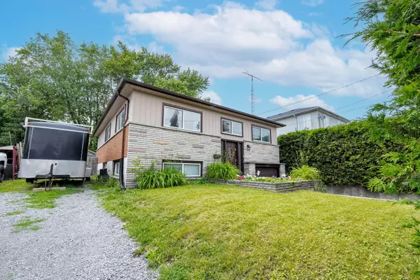 Pickering, ON L1W 2T2,680 Marksbury RD