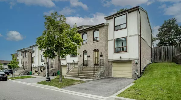 Brampton, ON L6S 3M2,22 McMullen CRES