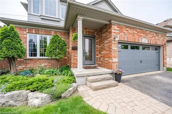 Kitchener, ON N2R 1K7,19 HEARTHWOOD CRES