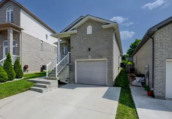 Cambridge, ON N1R 8P4,28 Lena CRES