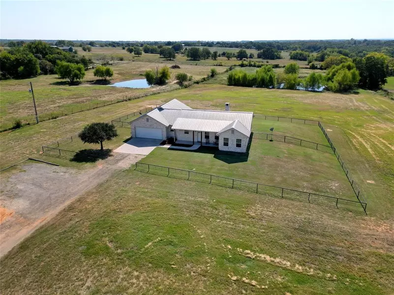 293 County Road 1111, Decatur, TX 76234