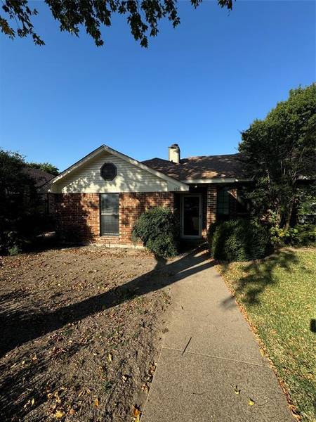 109 Larchbrook Drive, Desoto, TX 75115