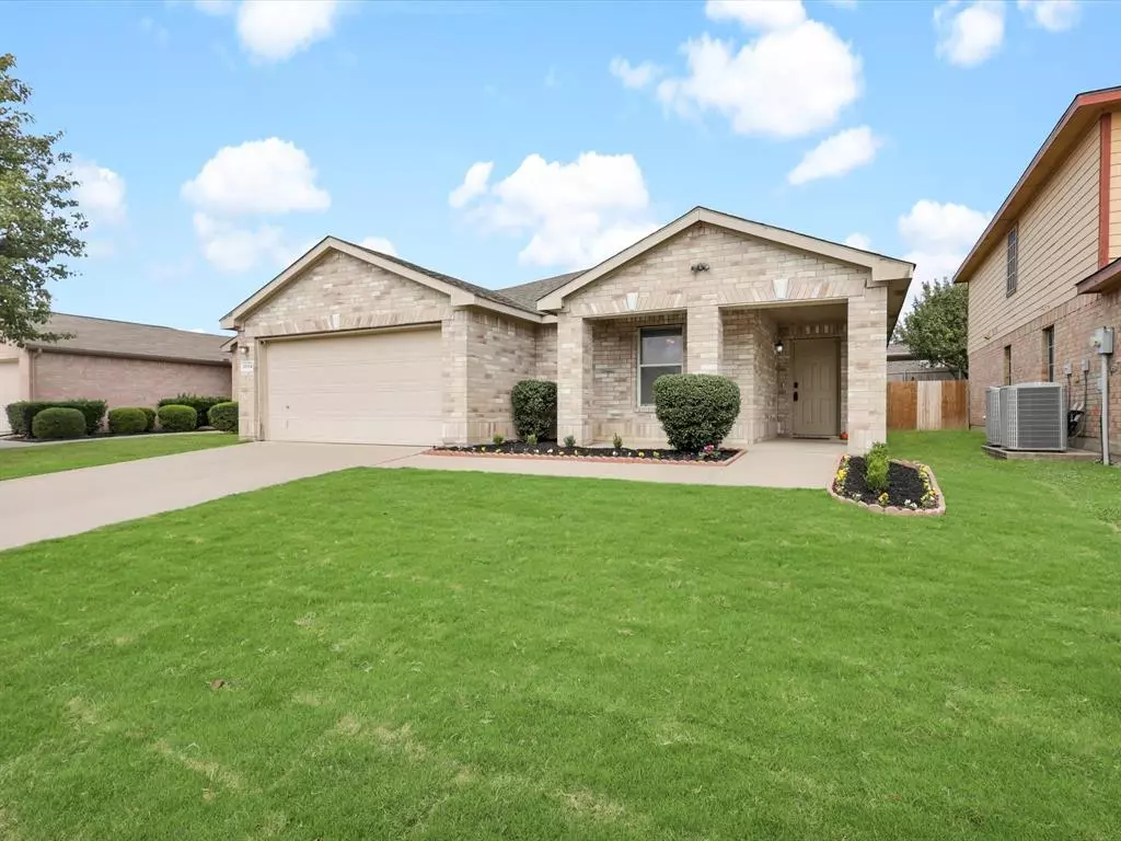 Fort Worth, TX 76108,10004 Cougar Trail