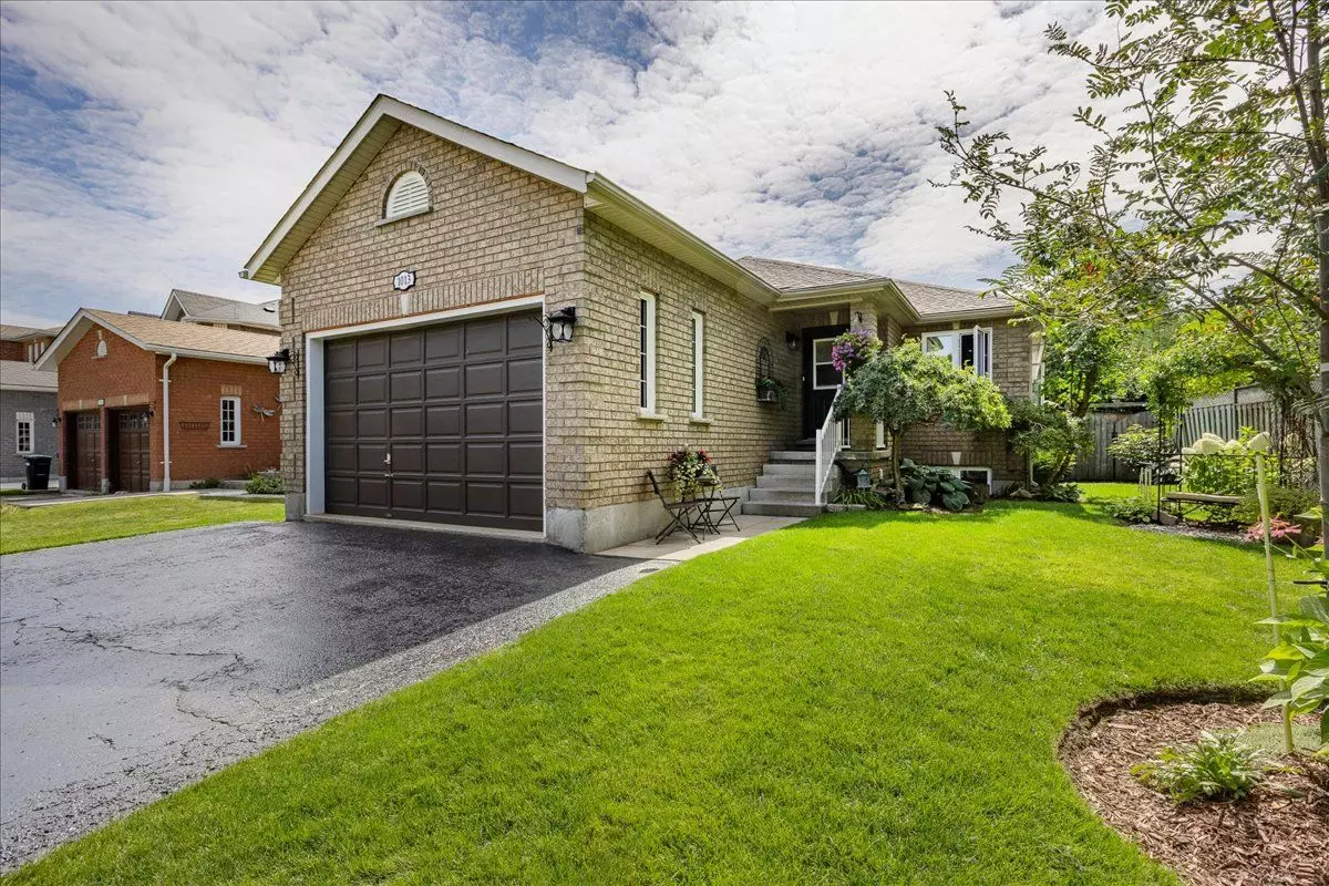 Innisfil, ON L9S 2B2,1013 Leslie DR