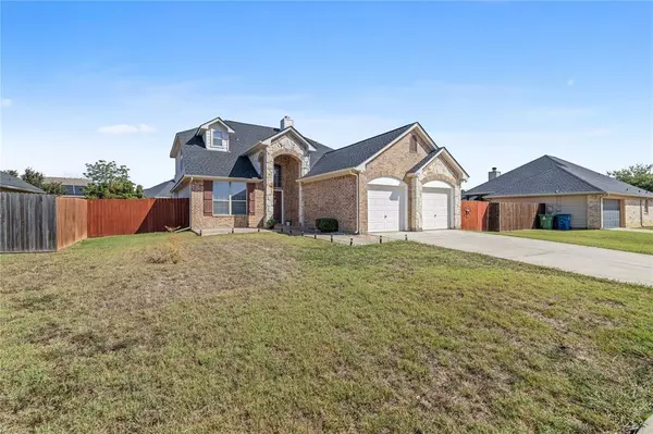 232 Glenview Drive, Aubrey, TX 76227