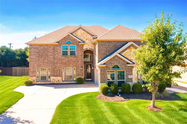 705 Twin Hills Lane, Desoto, TX 75115