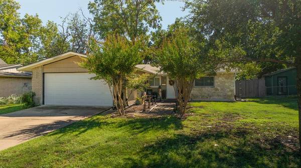 827 Greenhaven Drive, Richardson, TX 75080