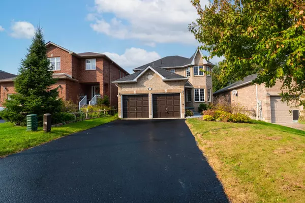 1422 Benson ST, Innisfil, ON L9S 0C8