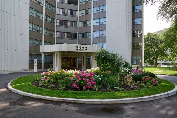 Mississauga, ON L5B 1R6,2323 Confederation Pkwy #203