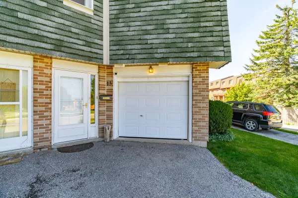 Kitchener, ON N2E 2G4,60 Elmsdale DR #13