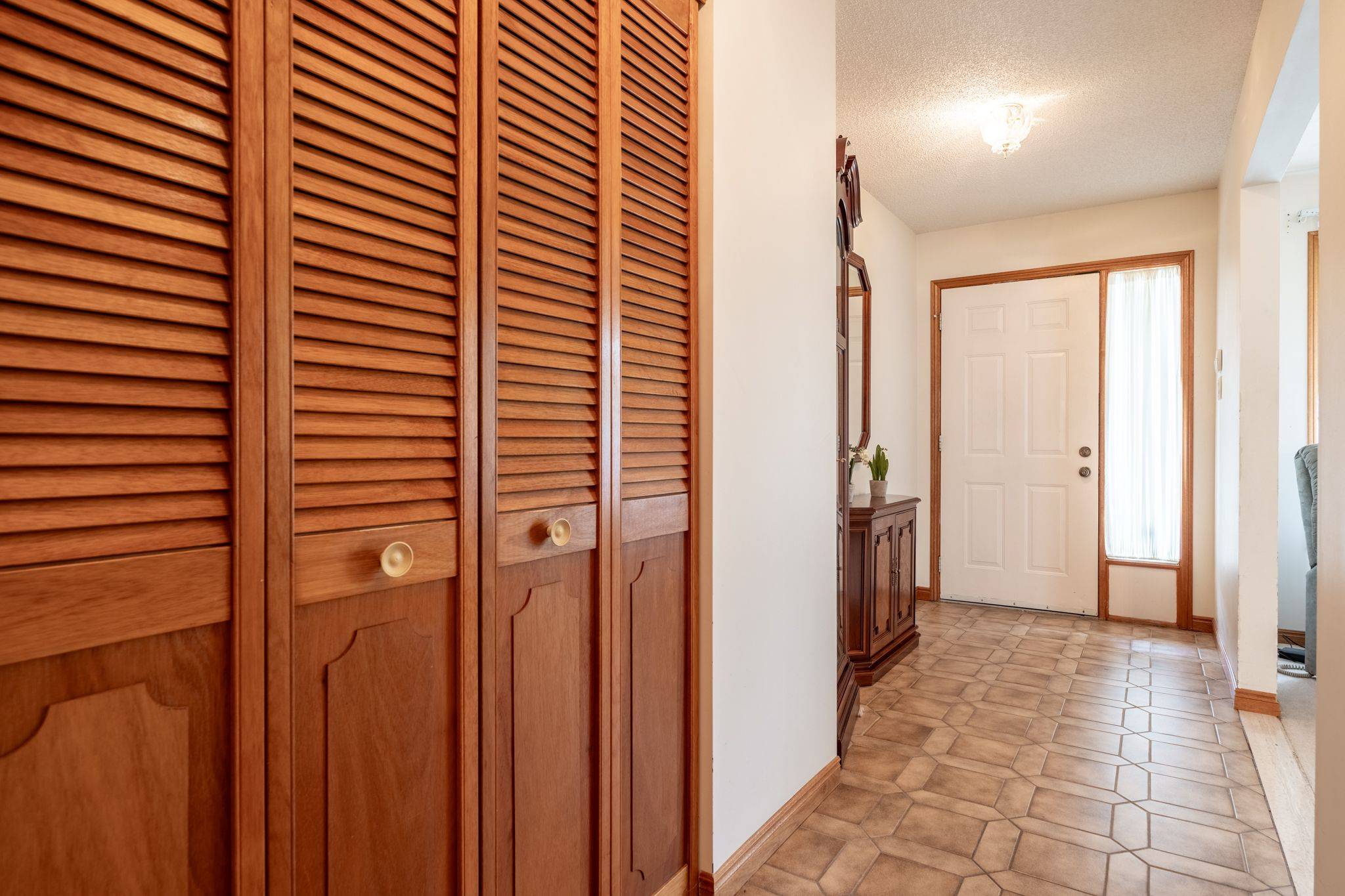 Hamilton, ON L8W 2L3,126 Trenholme CRES