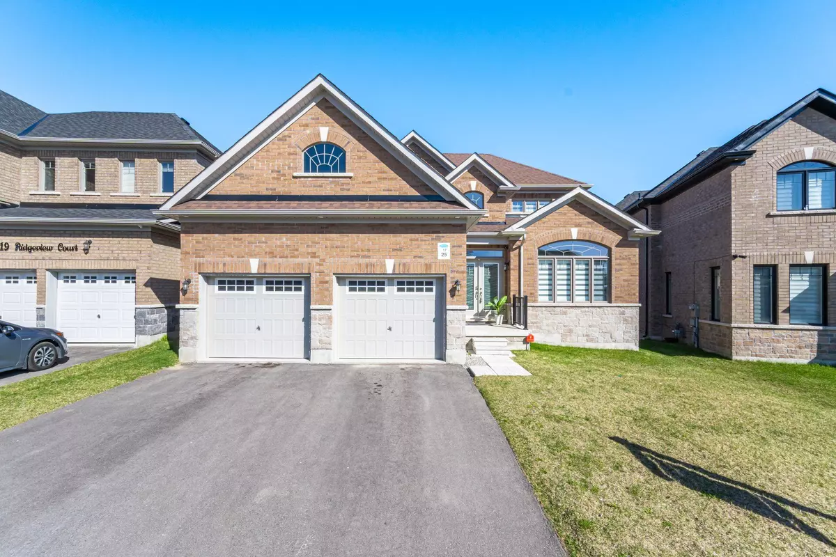 Bradford West Gwillimbury, ON M6A 1C2,25 Ridgeview CT