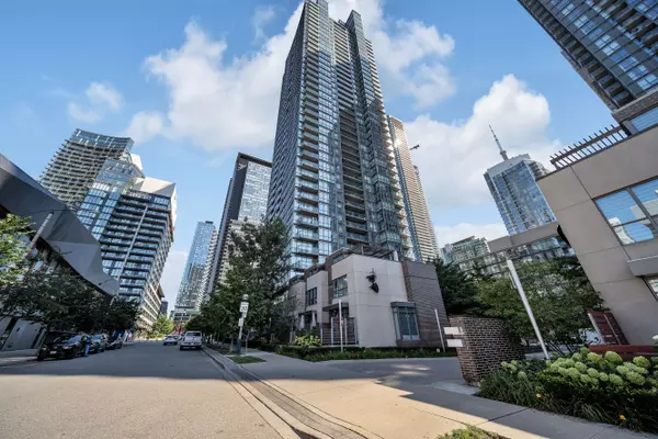 Toronto C01, ON M5V 3Y4,15 Fort York BLVD #2809