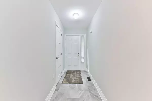 Mississauga, ON L5R 3G6,35 Ceremonial DR #36